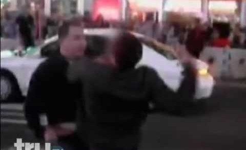 1 Guy Fights and Beats 3 Guys For Hitting His Wife In Time Square