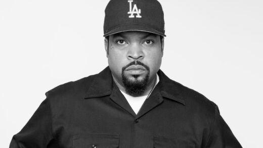 ICE CUBE GIVES AWAY THOUSANDS OF MASK AS PFIZER’S CEO ISSUES A NEW VARIANT WARNING