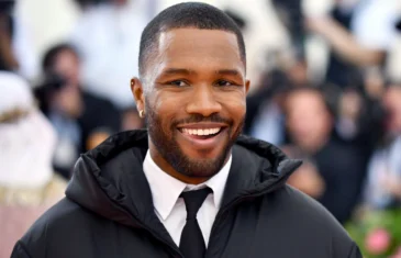 In this unearthed video, 17-YEAR-OLD FRANK OCEAN SINGS AT HIS HIGH SCHOOL GRADUATION