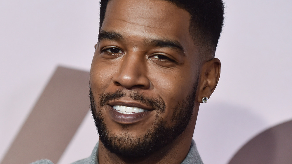 After receiving a water bottle thrown in his direction, Kid Cudi snaps on the loud Miami fans