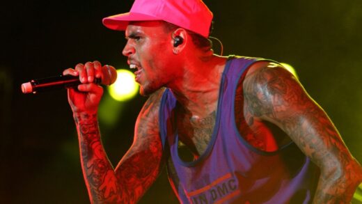 REACTION OF CHRIS BROWN TO SUSPECT IN DALLAS AIRPORT SHOOTING WHO CLAIMS SHE’S HIS WIFE