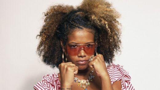 KELIS DISCLAIMS THAT DURING THE CALIFORNIA SNOWSTORM, SHE NEARLY FELL OFF A CLIFF.